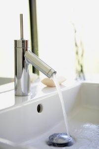 Tips for Fixing Your Chipped Bath Tub or Sink