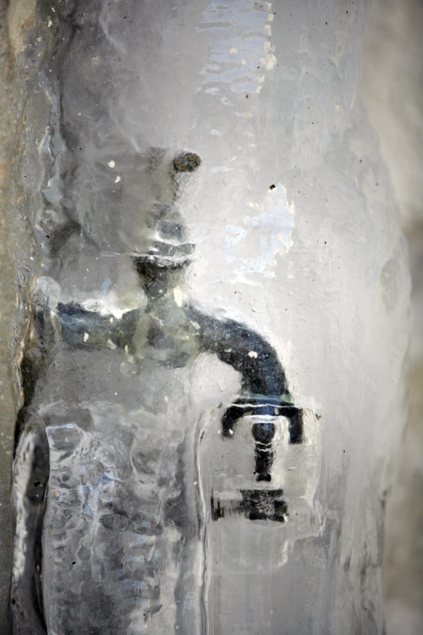 What Should I Do if I Have a Frozen Pipe?