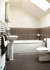 4 Common Signs That It's Time for A New Bathtub
