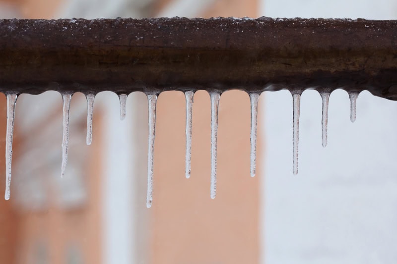 What Should I Do to Fix Frozen Pipes?